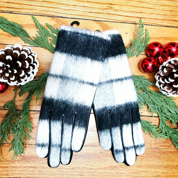 Zara Accessories - Zara Plaid Faux Leather Gloves Sz M
